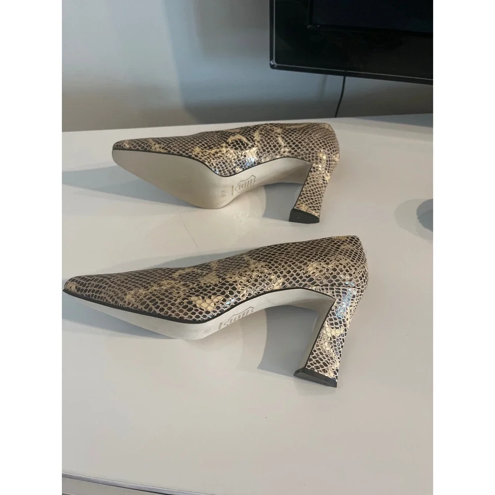 Made in Spain‎ Snakeskin Embossed Leather Pointed Toe Pumps Tan Gold 8.5B